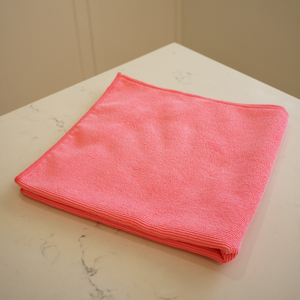 Low-pile Pearl Weave cloths ensure a level finish without leaving lint or marring delicate surfaces.