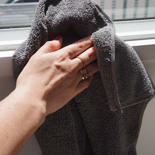 310GSMMicrofibreCloth Wiping Window